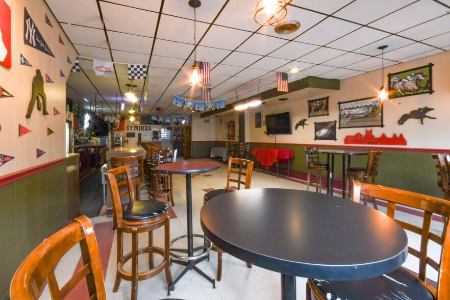 More Photos Of 38 Reid St, Amsterdam Specialty For Sale