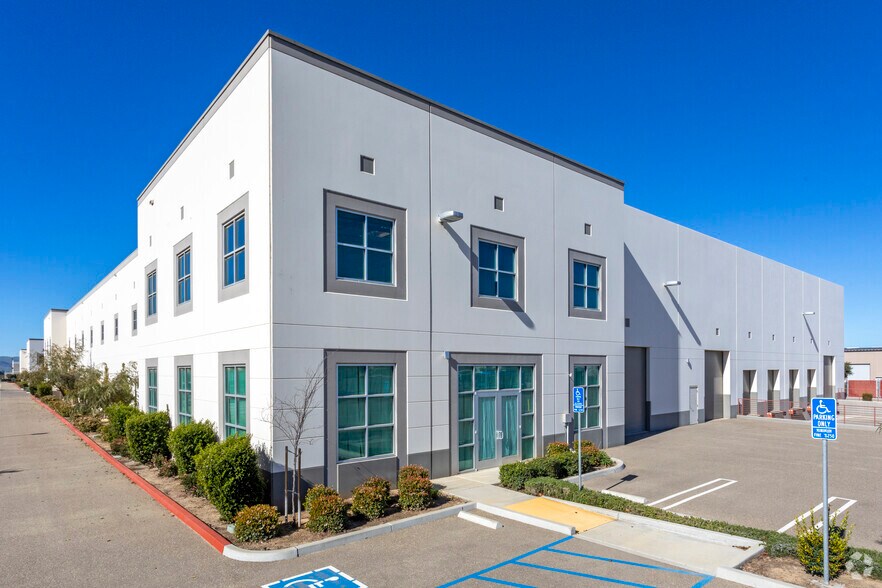 More Photos Of 1401 W Fairway Dr, Santa Maria Warehouse For Sale