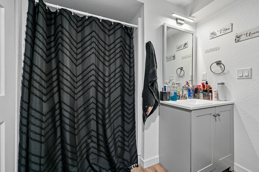 More Photos Of 5250 E Warren Ave, Denver Apartments For Sale