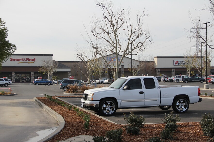 More Photos Of 2749 Calloway Dr, Bakersfield Unknown For Lease