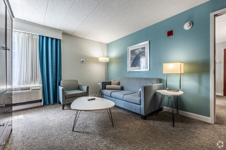 More Photos Of 164 Fort Couch Rd, Pittsburgh Hotel For Sale