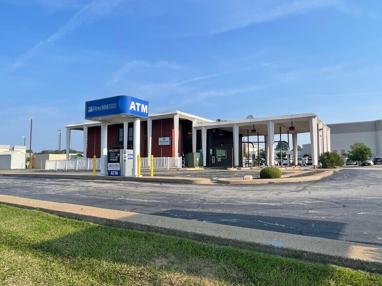 Primary Photo Of 3347 Quincy Mall, Quincy Unknown For Lease