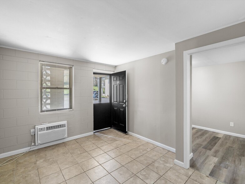 More Photos Of 1001 W Parrish Ave, Owensboro Apartments For Sale