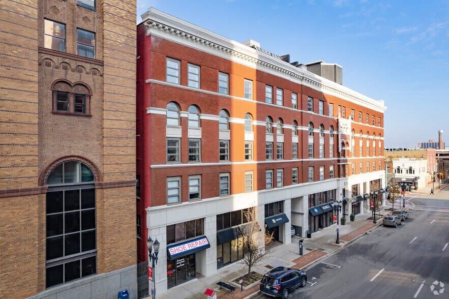 More Photos Of 106-120 W Allegan St, Lansing Office For Sale