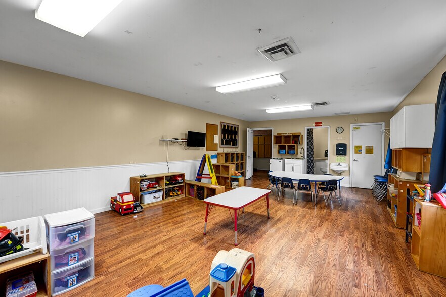 More Photos Of 7828 S Northshore Dr, Knoxville Schools For Sale