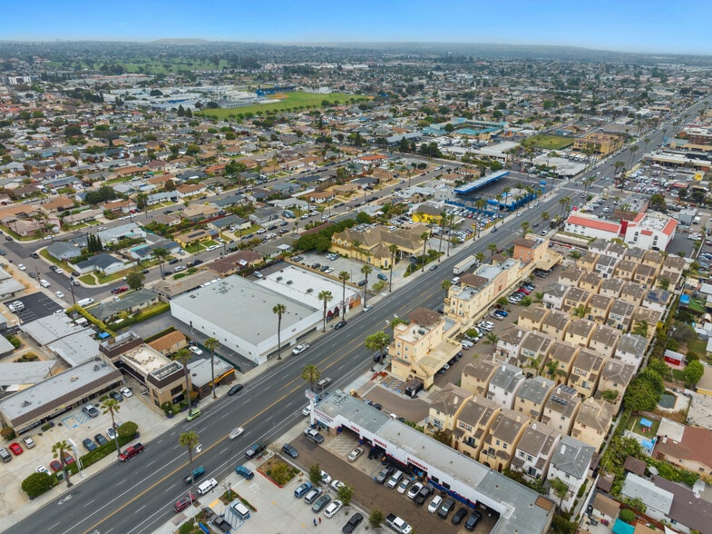 More Photos Of 733 Broadway, Chula Vista Storefront For Sale