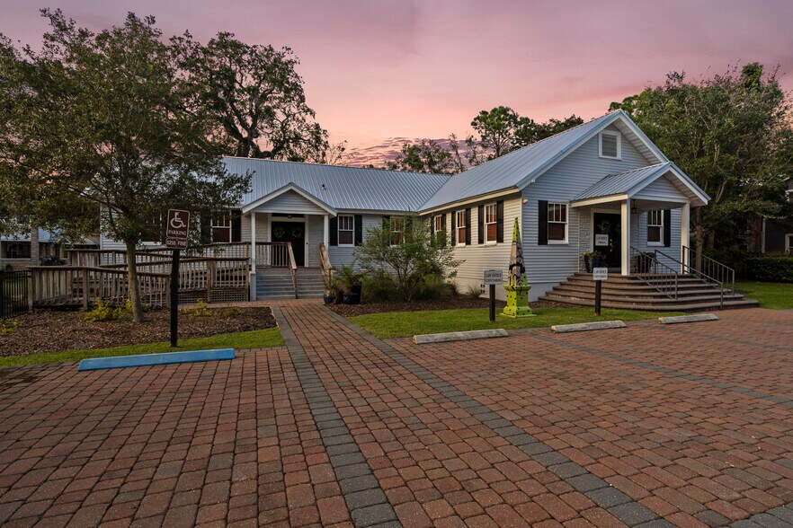 More Photos Of 19 Riberia St, Saint Augustine Office For Sale