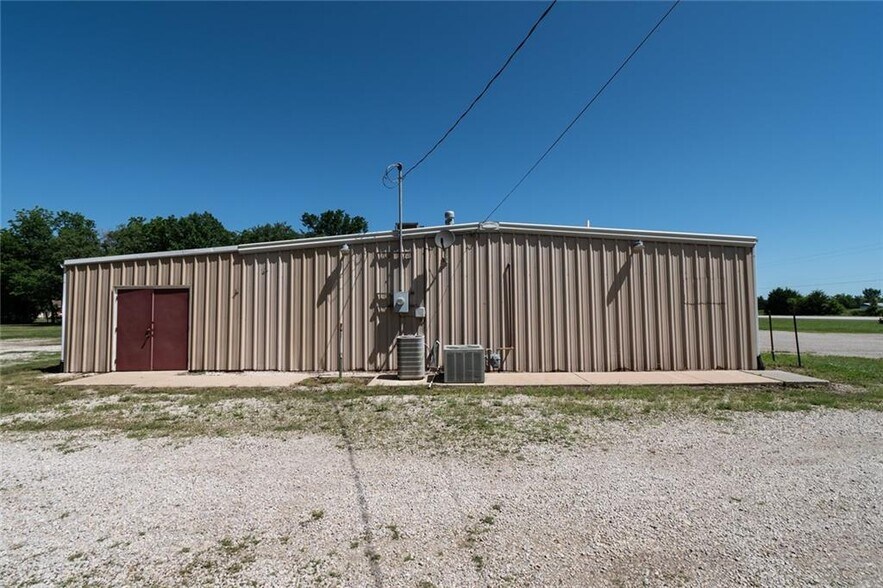 More Photos Of 233 Hwy 75, Sycamore Restaurant For Sale