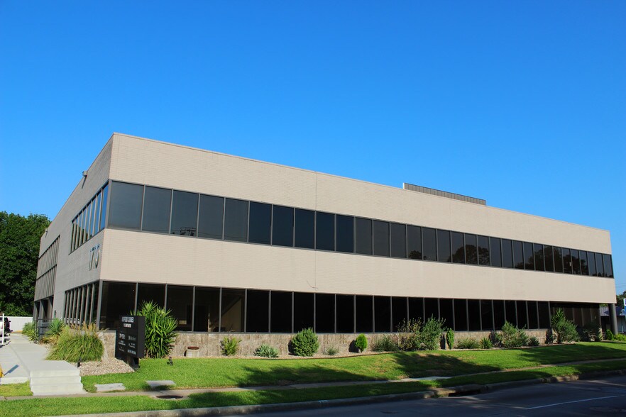 More Photos Of 1710 S Dairy Ashford Rd, Houston Office Residential For Lease
