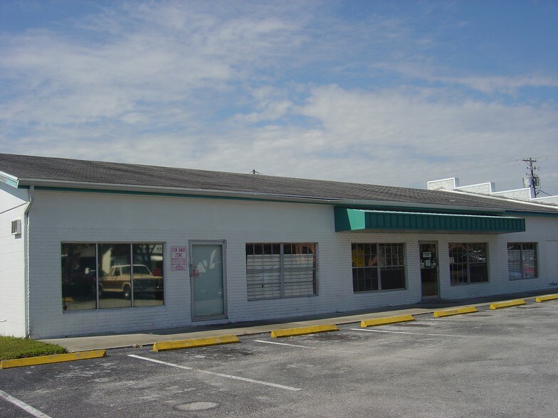 More Photos Of 4650-4666 28th St N, Saint Petersburg Warehouse For Lease