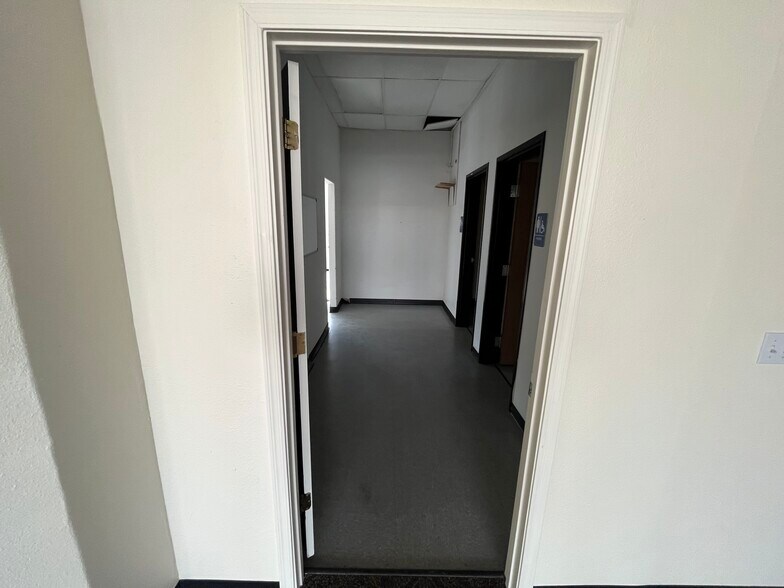 More Photos Of 2350 Miracle Mile Rd, Bullhead City Storefront Retail Office For Sale