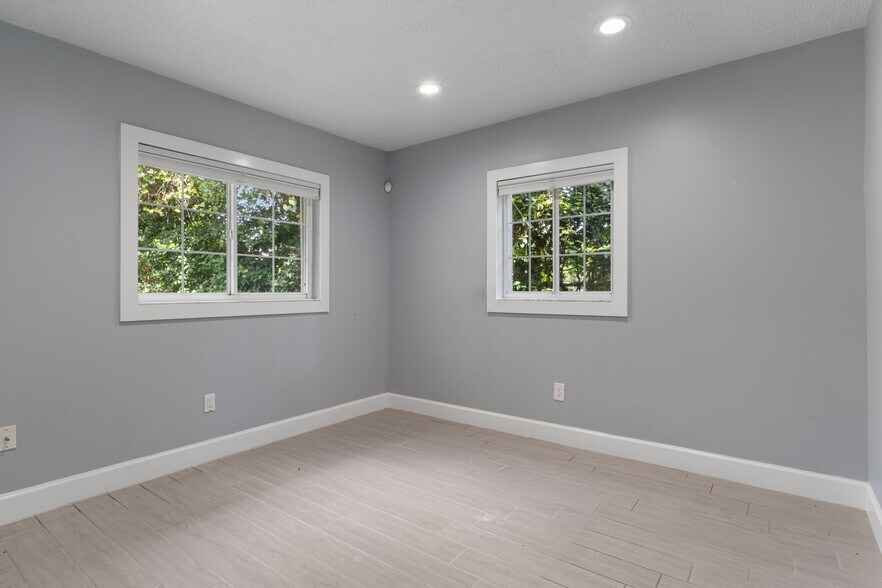 More Photos Of 17110 Gunn Hwy, Odessa Loft Creative Space For Sale