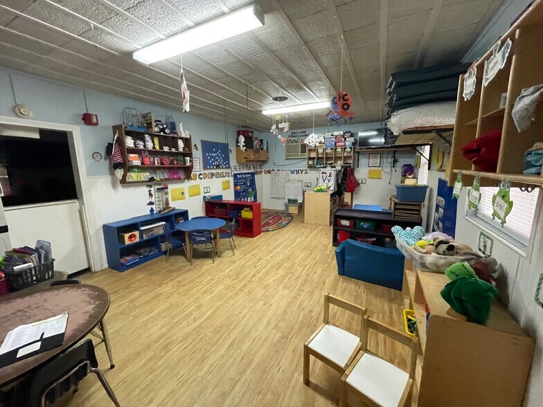 More Photos Of 6723 Golfview St, Jacksonville Daycare Center For Sale