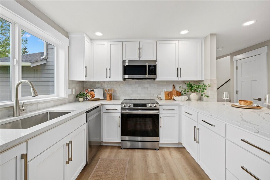 More Photos Of 930 Stitch Rd, Lake Stevens Apartments For Sale