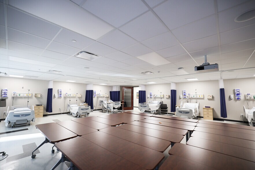 More Photos Of 3817 NW Expressway, Oklahoma City Office For Lease