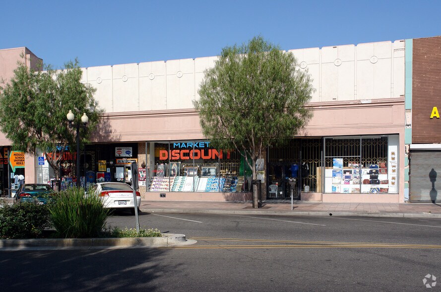 More Photos Of 215-217 S Market St, Inglewood Storefront For Lease