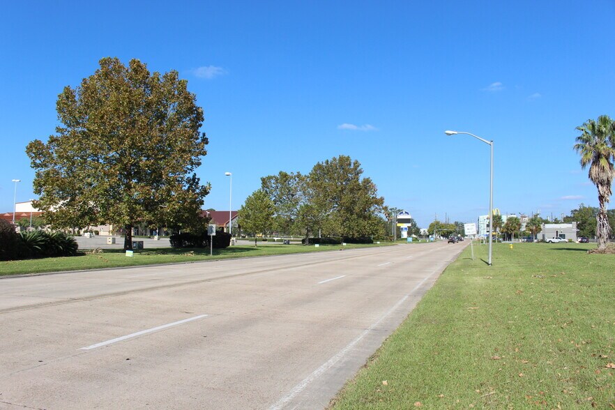 More Photos Of 3019 & 3037 Barrow Street St, Houma Land For Sale