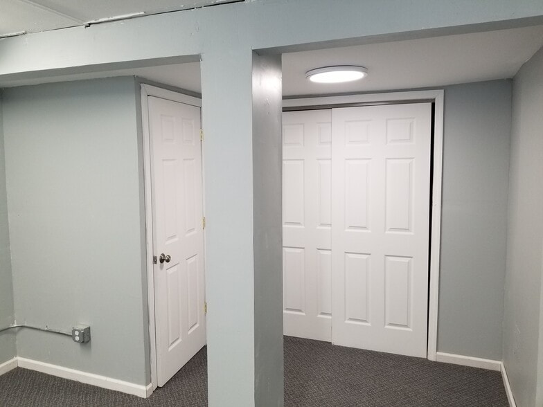 More Photos Of 22 Van Buren Ave, Floral Park Warehouse For Lease