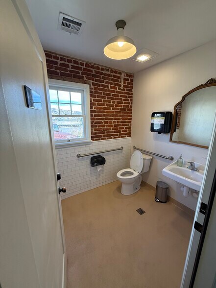 More Photos Of 280 E Main St, Escalante Freestanding For Sale