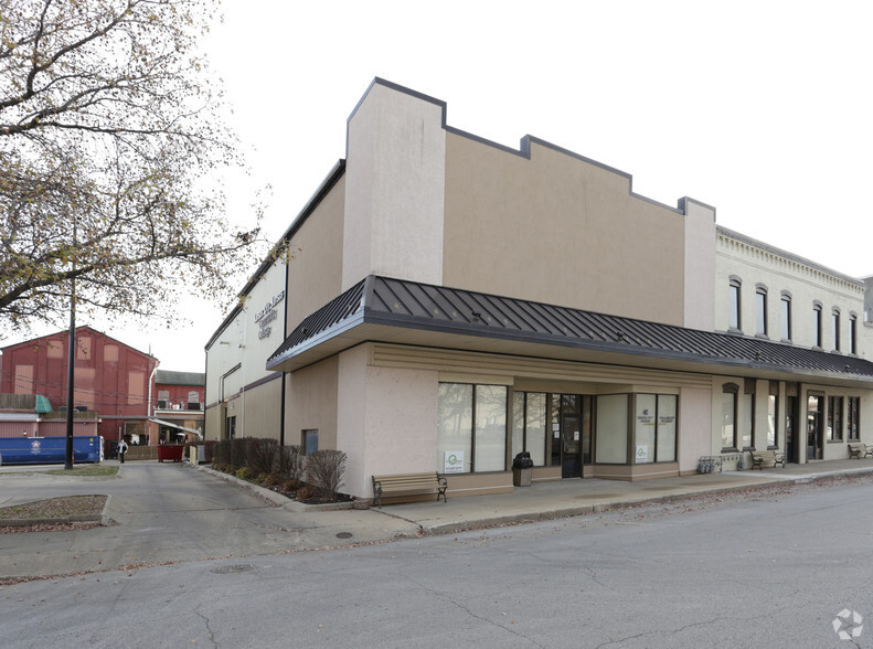 Primary Photo Of 215-225 Cherokee St, Leavenworth Office For Lease