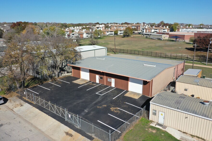 More Photos Of 1704 Benchmark Dr, Austin Warehouse For Lease