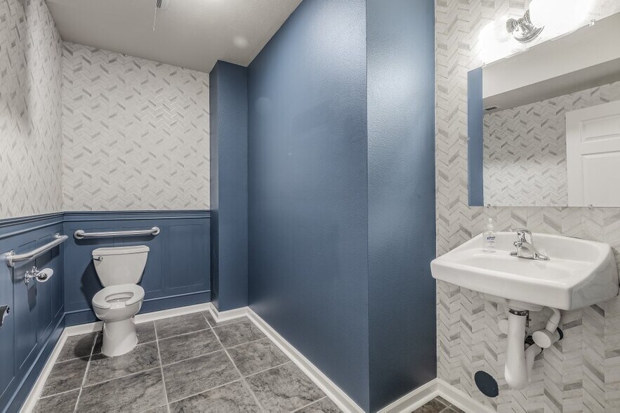 More Photos Of 204 4th, Dover Office For Lease