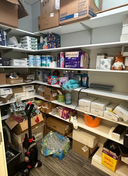 More Photos Of 12335 Hymeadow Dr, Austin Office For Sale