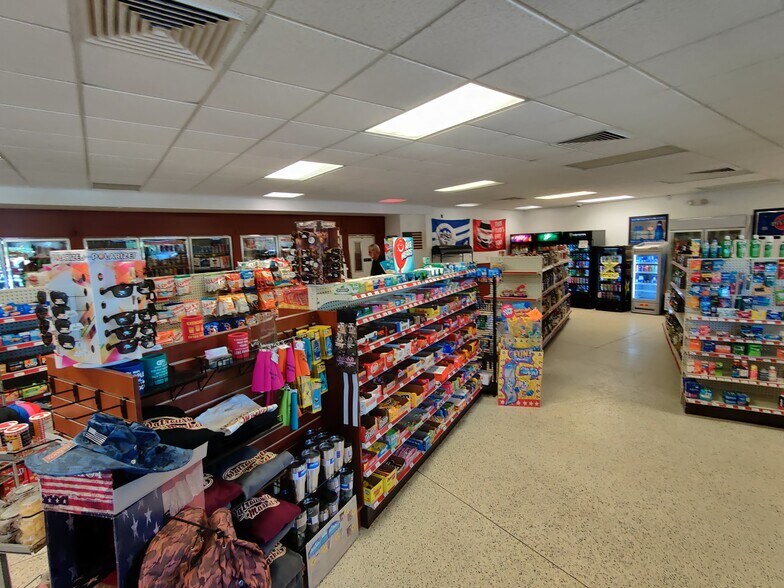 More Photos Of 4521 W Caro Rd, Vassar Convenience Store For Sale