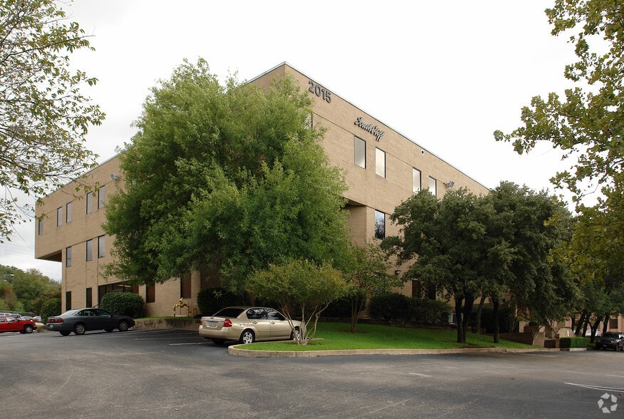 Primary Photo Of 2015 S Interstate 35, Austin Medical For Lease