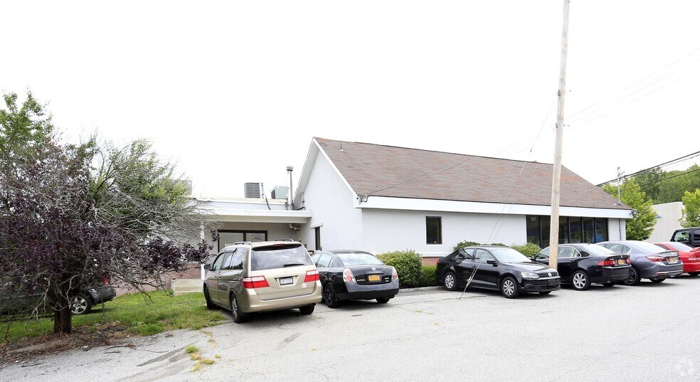 More Photos Of 669 Bedford Rd, Bedford Hills Auto Dealership For Lease