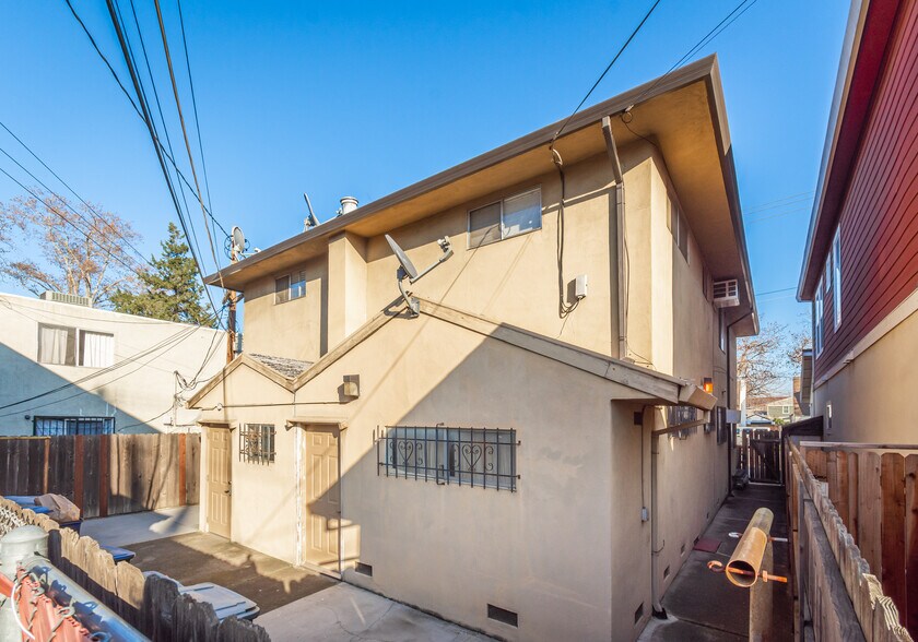 More Photos Of 2208 25th St, Sacramento Apartments For Sale