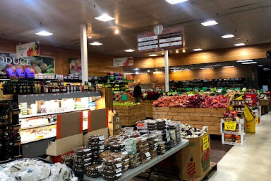 More Photos Of 501 W Harford St, Milford Freestanding For Lease