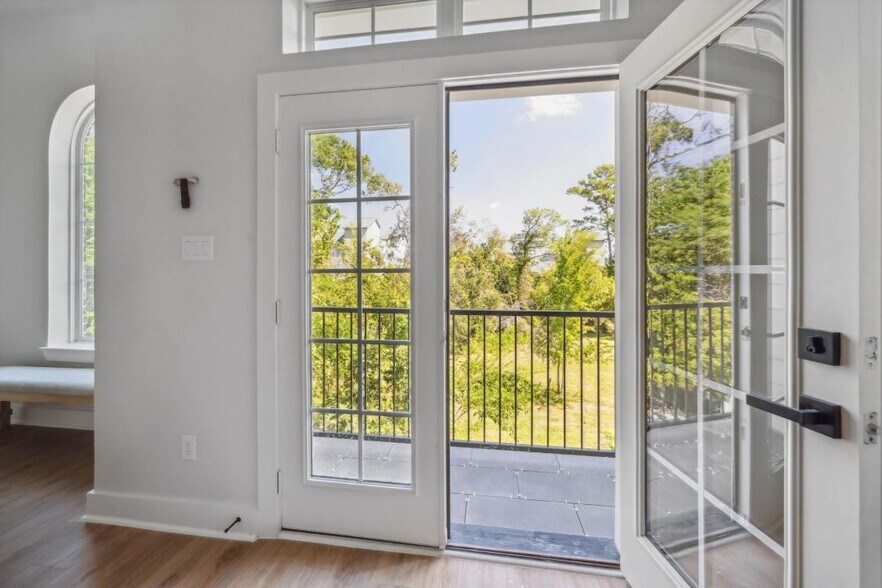 More Photos Of 1037 W 17th St, Houston Specialty For Sale