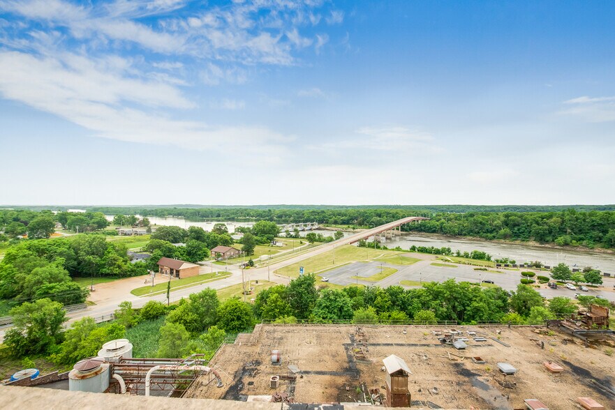 More Photos Of 224 Main St, Marseilles Industrial For Sale