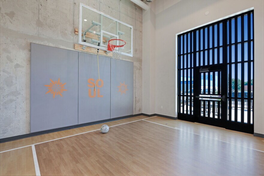 More Photos Of 176 Robert St S, Saint Paul Apartments For Lease