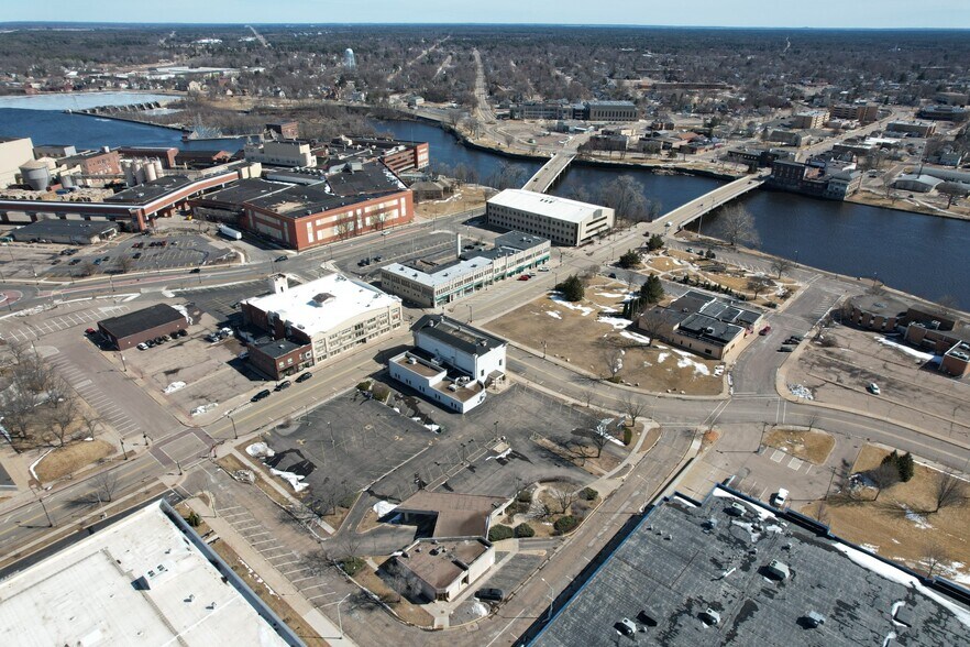 More Photos Of 311 W Grand Ave, Wisconsin Rapids Office For Sale