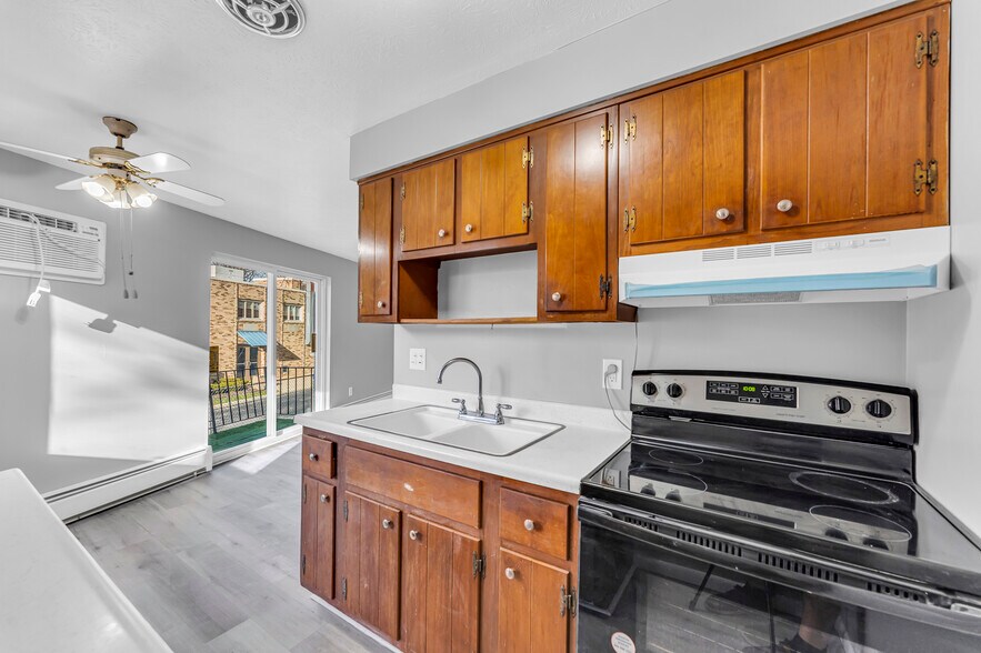 More Photos Of 18809 Bella Dr, Cleveland Apartments For Sale