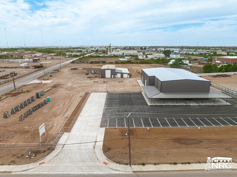 More Photos Of 1602 S Midkiff Rd, Midland Warehouse For Lease