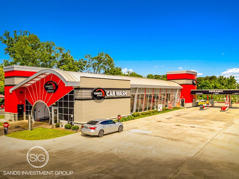 Primary Photo Of 2772 Riverside Dr, Macon-Bibb Carwash For Sale