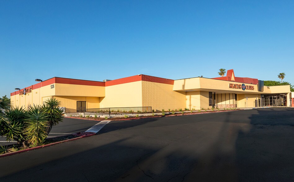 More Photos Of 2326 Florin Rd, Sacramento General Retail For Sale