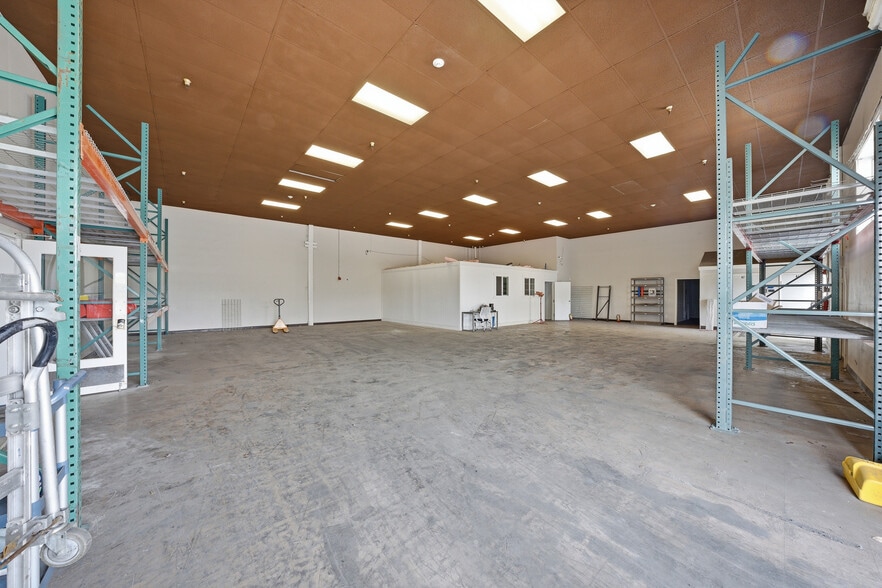 More Photos Of 16440 Ashland Ave, San Lorenzo Warehouse For Lease