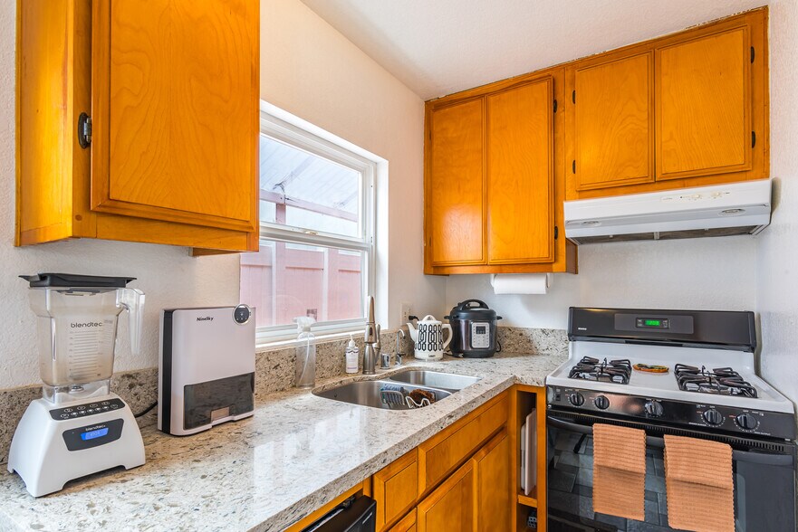 More Photos Of 830-832 Pismo Ct, San Diego Apartments For Sale