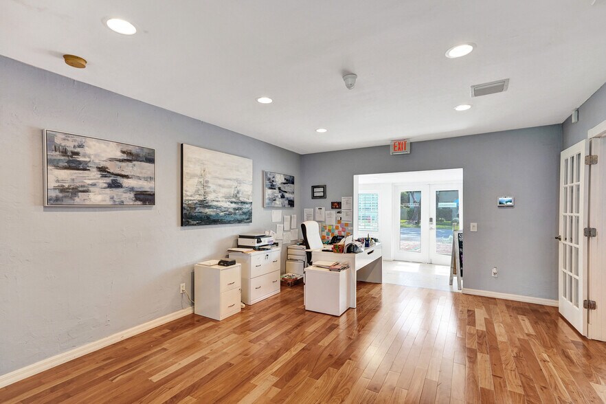More Photos Of 423 SE 19th St, Fort Lauderdale Office Residential For Lease