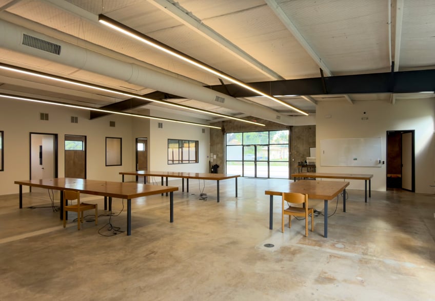 Primary Photo Of 757 Shady Ln, Austin Warehouse For Lease