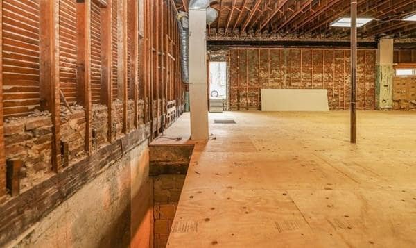 More Photos Of 1202-1212 River St, Hyde Park Restaurant For Lease