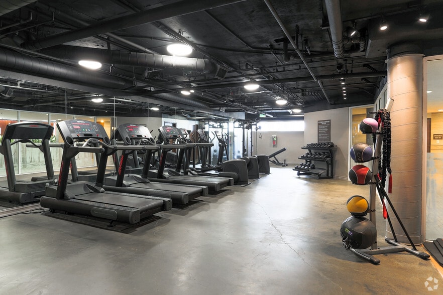 More Photos Of 1443 N Fuller Ave, Los Angeles Apartments For Sale