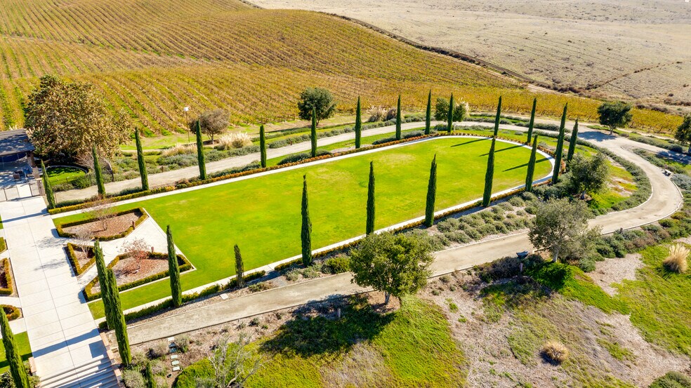 More Photos Of 16073 Highway 65, Bakersfield Winery Vineyard For Sale