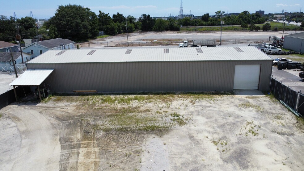 More Photos Of 2030 Herbert St, Charleston Industrial For Lease