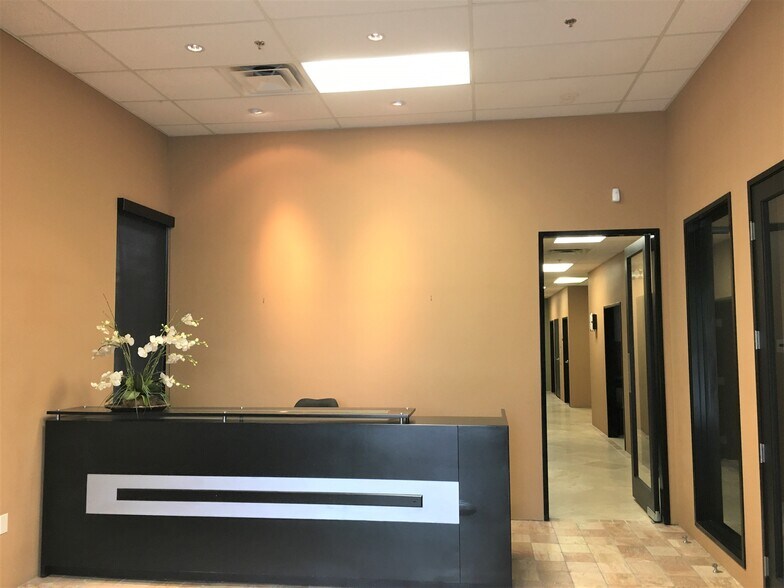 More Photos Of 39249 Leopard St, Palm Desert Coworking Space