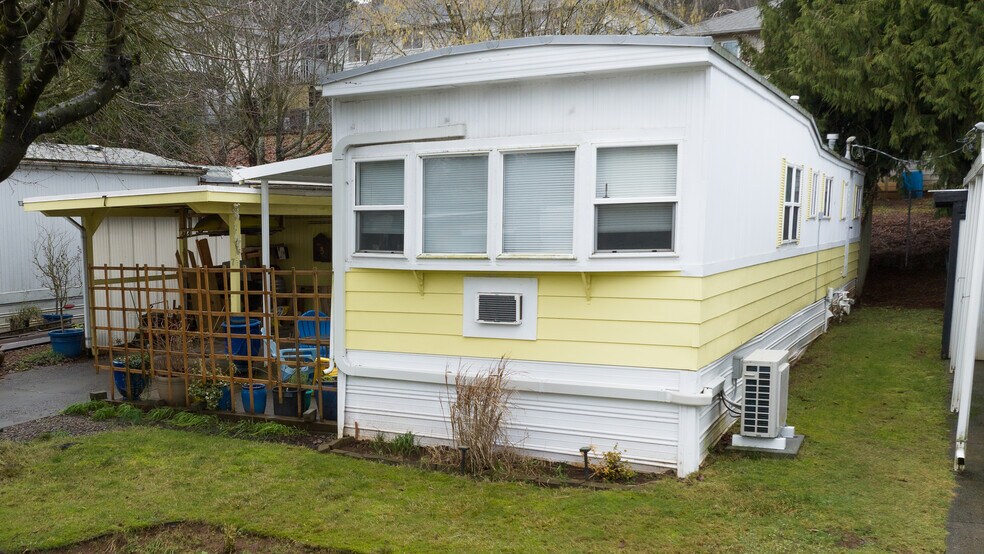 More Photos Of 1652 Wiltsey Rd SE, Salem Manufactured Housing Mobile Home Park For Sale